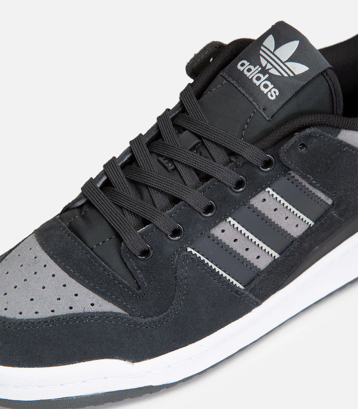 Adidas Forum 84 Low ADV - Image 3