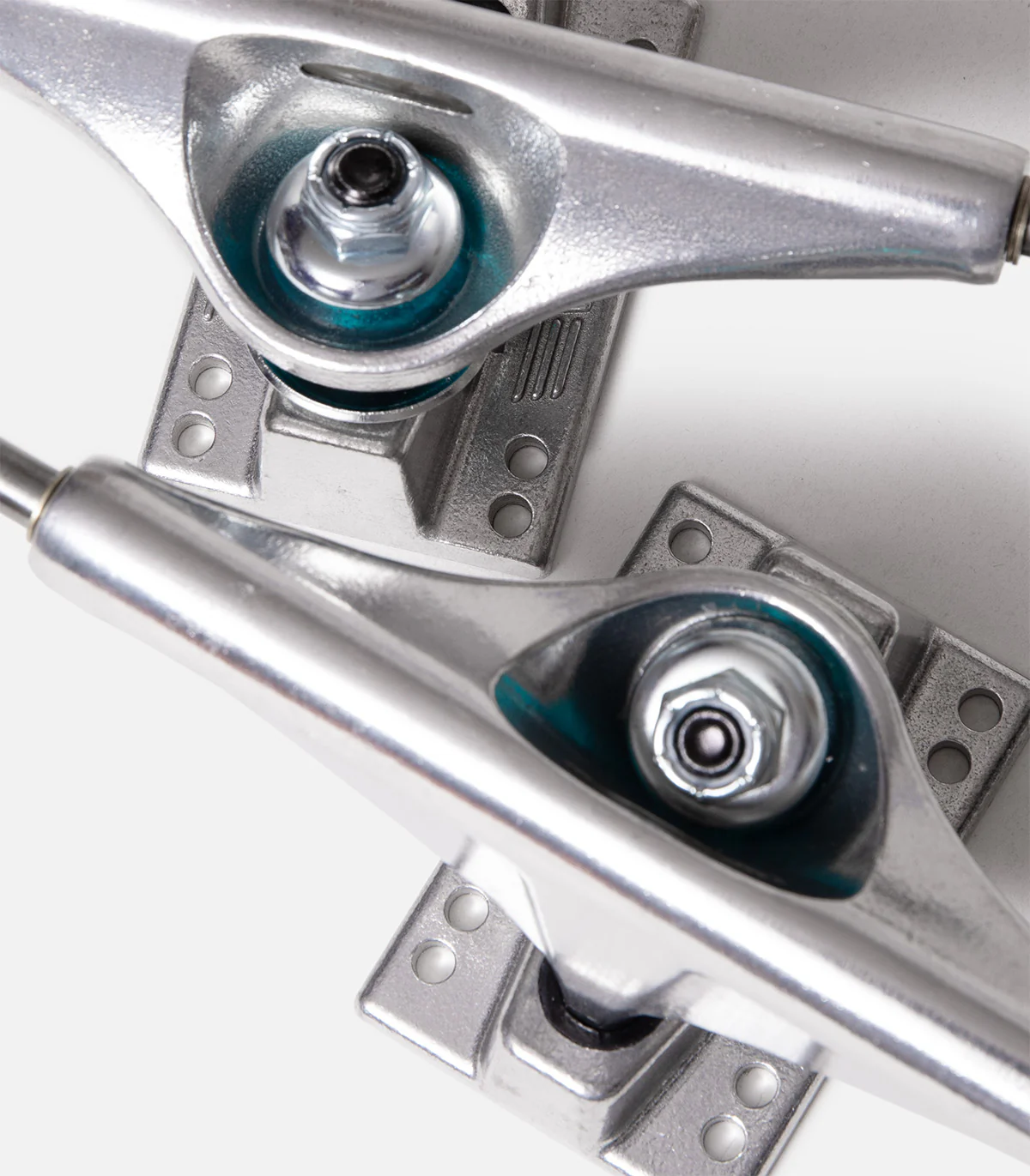 Venture V8 Polished Trucks - Image 2